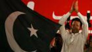 البرلمان الباكستاني ينتخب عمران خان رئيسا للوزراء 