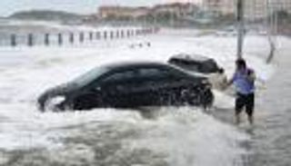 إجلاء 53 ألف شخص في شانغهاي بسبب إعصار "رومبيا"