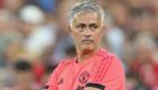 إدارة مانشستر يونايتد تحذر مورينيو 