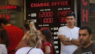 الليرة واصلت التراجع أمام الدولار الجمعة 