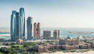 درجة الحرارة العظمى بأبوظبي 44