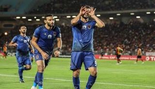 احتفال أزارو بهدف المباراة الوحيد