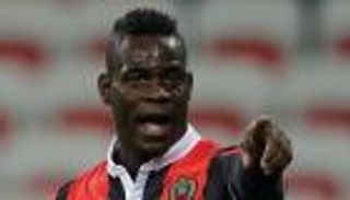 بالوتيلي يهاجم وزير الداخلية الإيطالي