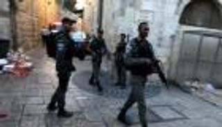 الاحتلال يعيد فتح أبواب المسجد الأقصى