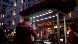 تراجع الليرة كشف عن الضغوط المتزايدة على الاقتصاد التركي