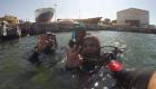 بالصور.. نزع المخلفات الحربية التي زرعتها الجماعات الإرهابية في درنة