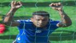 مدافع الهلال يعد بالمنافسة على جميع البطولات