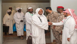 حجاج قوات التحالف يصلون جدة استعدادا لأداء مناسك الحج