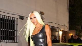 الشعر الأخضر أحدث تقاليع كيم كارداشيان