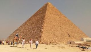 أهرامات الجيزة - أرشيفية