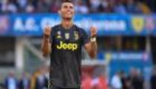 مدرب أتالانتا يشبه مهاجمه برونالدو