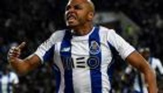 روما يجدد اهتمامه بالجزائري ياسين براهيمي