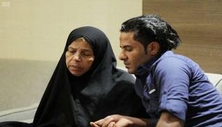برنامج ضيوف خادم الحرمين يجمع شابا يمنيا بوالدته بعد 7 سنوات