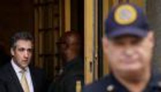 محامي ترامب السابق يقر بالاحتيال وخرق قوانين الحملات الانتخابية