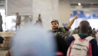 أحد رجال الأمن السعودي في مشعر منى