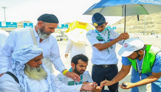 الكشافة السعودية تُرشد 155445 حاجا ثاني أيام العيد