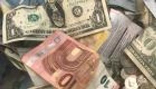 الدولار يقطع موجة خسائره مع انطلاق جولة جديدة من الحرب التجارية