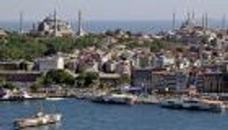 تركيا.. أزمة الليرة تجمد صناعة العقارات