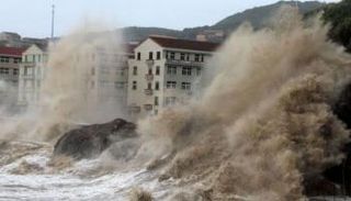 الإعصار لين يهدد هاواي 