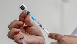 علماء يستخلصون علاجا من براز الأطفال