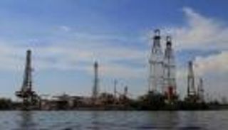 أكبر هبوط أسبوعي في عدد حفارات النفط الأمريكية منذ 27 شهرا