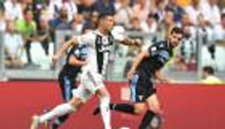 يوفنتوس يهزم لاتسيو ويعتلي صدارة الدوري الإيطالي