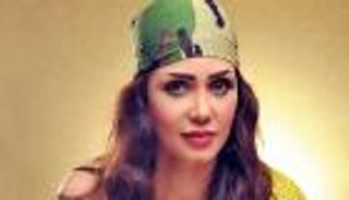 الفنانة إيناس عز الدين تجري عملية جراحية بعد حادث مروري