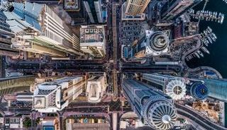 نشاط سوق عقارات دبي يدفع الشركات لتحقيق الأرباح