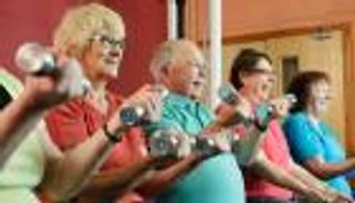 رفع الأثقال يحسن صحة كبار السن