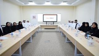 الطلاب المشاركون في برنامج "جسور المعرفة"