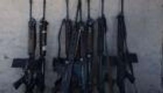 لصوص يسرقون أسلحة الشرطة في باراجواي ويستبدلونها ببنادق بلاستيكية