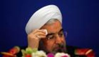 إيران.. الأزمة الاقتصادية تقذف بـ"روحاني" تحت مقصلة البرلمان