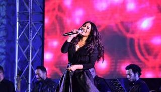 المطربة المصرية شيرين عبدالوهاب خلال الحفل