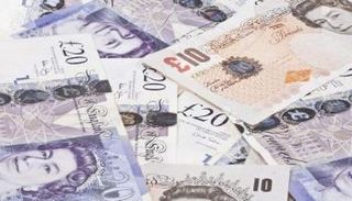 الإسترليني يقفز إلى 1.30 دولار