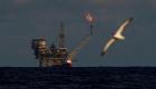 النفط يواصل مكاسبه القوية لليوم الثاني