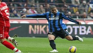 أدريانو بقميص الإنتر