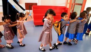 كيف تؤهلين طفلك للعودة إلى المدرسة؟ - أرشيفية