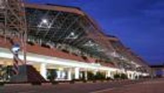 إصابة 18 شخصا بسبب انزلاق طائرة روسية عن المدرج