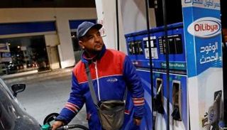 محطة وقود تونسية - رويترز