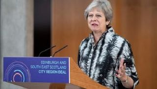 رئيسة الوزراء البريطانية تيريزا ماي - رويترز