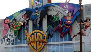 "وارنر براذرز أبوظبي" توفر للسياح خدمات شرطية بلغات متعددة