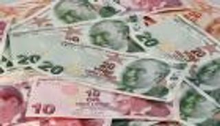 متعاملون في سوق النقد التركي يتوقعون صعود الدولار إلى 10 ليرات