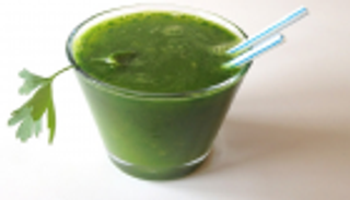طريقة عمل عصير البقدونس وفوائده للجسم