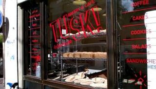 مخبز لبناني يحافظ على البيئة بالدراجات الهوائية