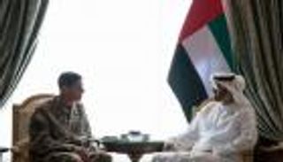 محمد بن زايد يبحث أوضاع المنطقة مع قائد القيادة المركزية الأمريكية