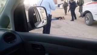 الشاب الفلسطيني بعد إطلاق النار عليه من قبل الاحتلال