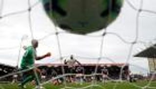 مدرب بيرنلي: علينا استغلال فترة التوقف