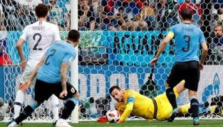 أوروجواي تواجه فرنسا