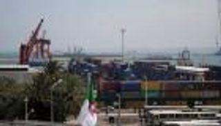 نمو صادرات النفط يقلص العجز التجاري للجزائر