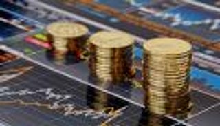 الذهب يرتفع وصعود الدولار يحد من مكاسبه